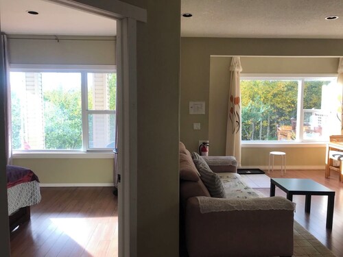 Private 2 Bedroom guests suite with separate entrance in Northwest+Nature views 