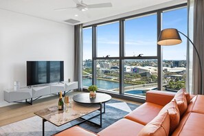 TV - CASSA ONE - Luxury Riverside Living in BNE CBD (Brisbane)