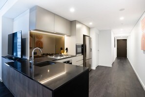 Fridge, microwave, oven, stovetop