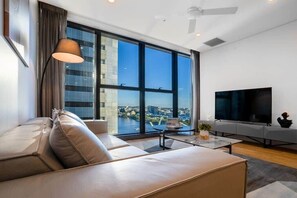 TV - CASSA ONE - Luxury 1Bed Apt w/ Gym, pool, BBQ (Brisbane)