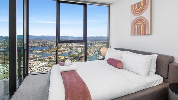 1 bedroom, iron/ironing board, WiFi, bed sheets - CASSA CASINO - Spectacular River & Hinterland Views 1 Bed Apt in Broadbeach! (Broadbeach)