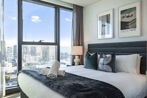 1 bedroom, iron/ironing board, WiFi, bed sheets - CASSA ONE - Heart of CBD, City Escape w/ Riverview (Brisbane City)