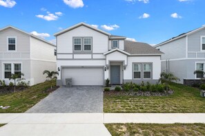 Exterior - Best 8BR w Theater, Gameroom and LUXE Themed Rooms (Davenport)