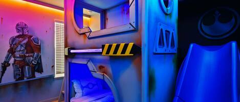 8 bedrooms, iron/ironing board, WiFi, bed sheets