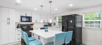 Seahorse Cottage Pet Friendly, walking distance to beach