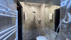 Economy Double or Twin Room | Bilik Mandi | Pancuran mandi, hulu semburan mandi hujan 