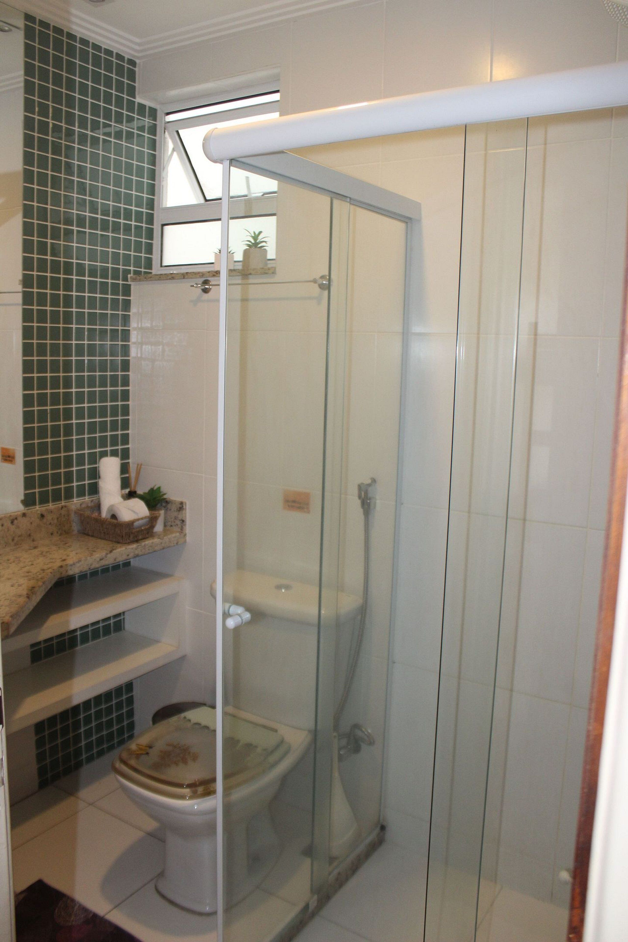 Apartamento básico | Banheiro | Banheira 