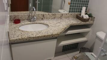 Apartemen | Kamar mandi | Bathtub