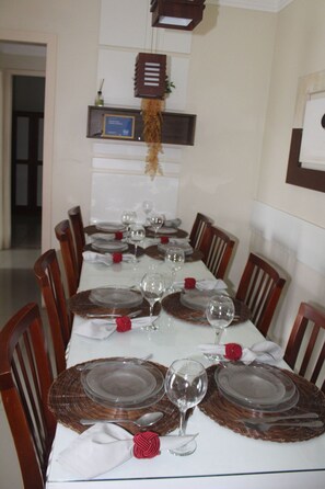 Apartment | Dining - Confortável Apto na Praia do Forte (Cabo Frio)