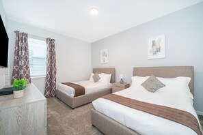 3 quartos, ferros/tábuas de passar roupa, Wi-Fi, roupa de cama