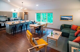 Suite, 4 Bedrooms (Monroe Skyline) | Private kitchen