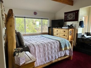 2 slaapkamers, een strijkplank/strijkijzer, reisbedje, gratis wifi