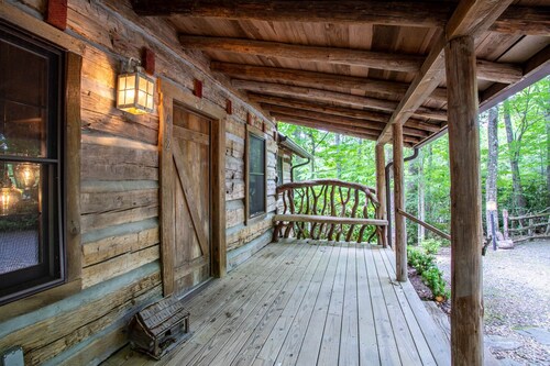 Charming Cabin Near Blue Ridge Mountains