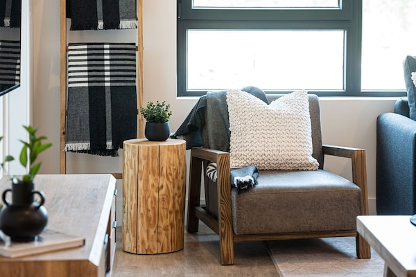 Condo | Living area | Flat-screen TV