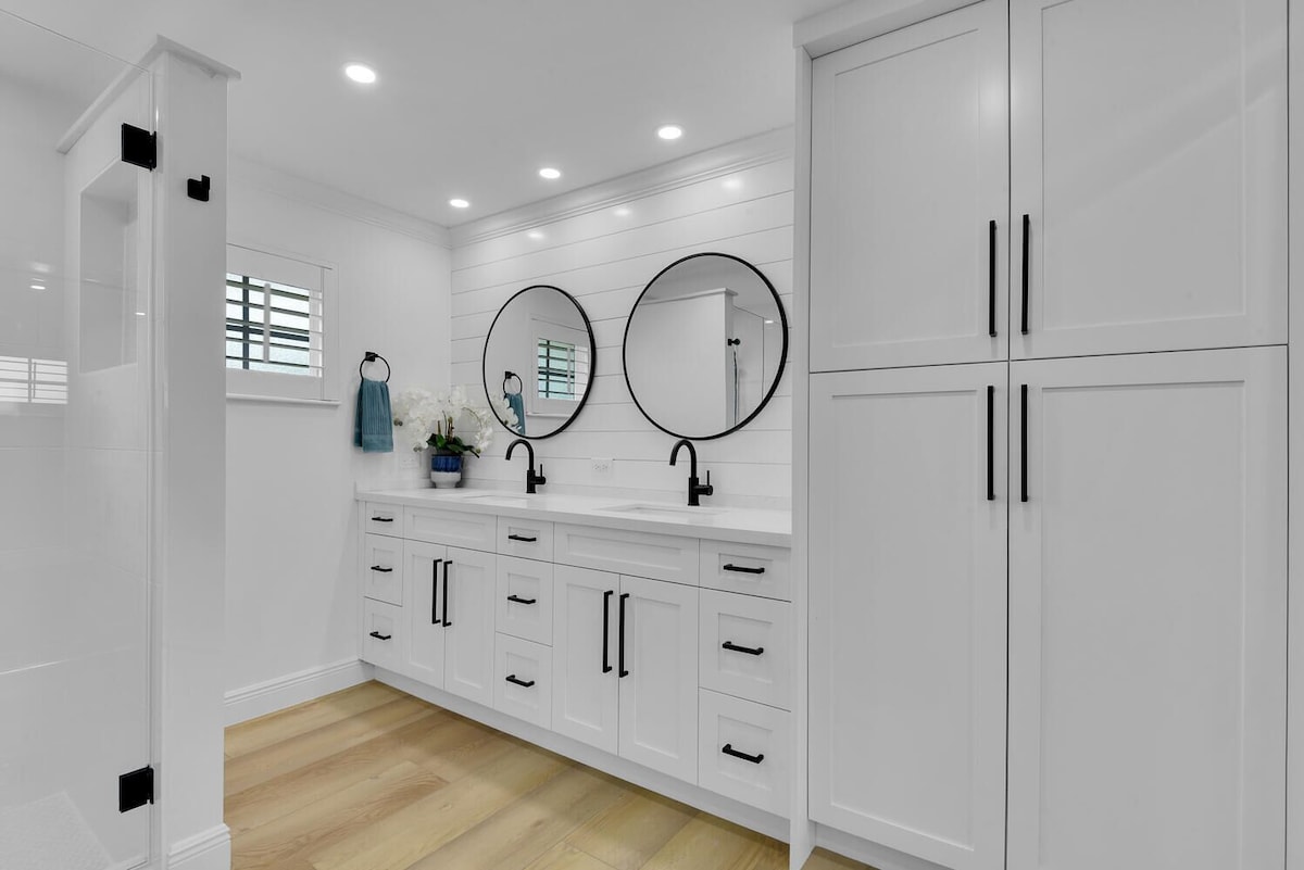 Photo 16 of Aqua Cottage- Newly renovated Park Shore home!