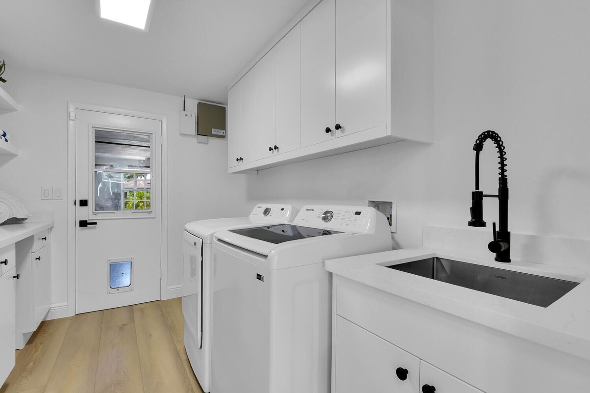 Photo 31 of Aqua Cottage- Newly renovated Park Shore home!
