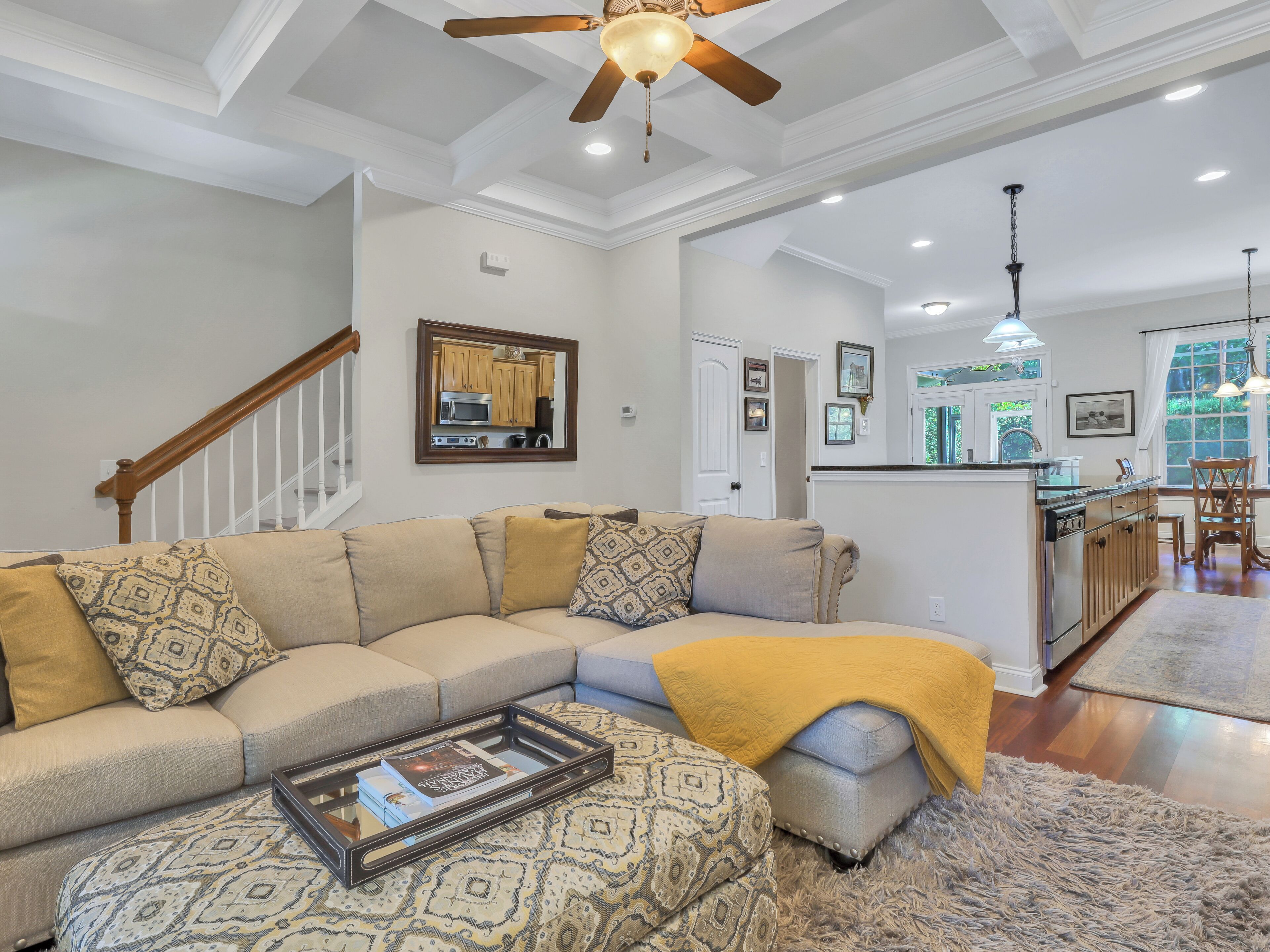 Starland Yard Area Long Term Stay with Heated Pool Access