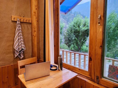 Hipostel Laida King Room with Mountain View