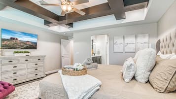 4 habitaciones, caja de seguridad en la habitación y escritorio