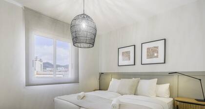 Sitges Spaces Mediterranean Penthouse-2 B.R. / 2 Baths / Terrace- Up to 4 People