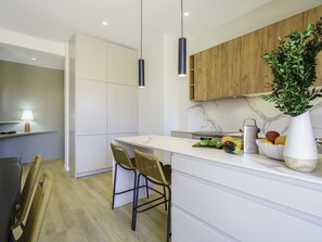Frigorifero, microonde, forno, lavastoviglie