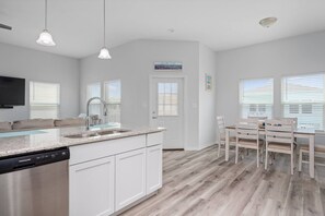 Interior - The BlueFin Bay House (Rockport)