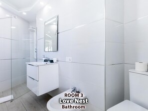 Hair dryer, towels