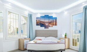 7 bedrooms, iron/ironing board, WiFi, bed sheets - Villa Fiesta Las Américas up to 14 guests (Playa de las Américas)