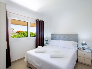 2 bedrooms, iron/ironing board, WiFi, bed sheets
