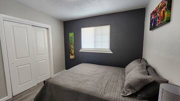 2 bedrooms, iron/ironing board, WiFi, bed sheets