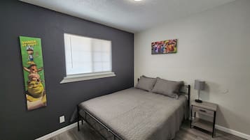 2 makuuhuonetta, silitysrauta/-lauta, Wi-Fi, vuodevaatteet