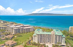 Exterior - Maui Resort Rentals: Honua Kai – Unmatched 5BR Oceanfront Gem, 7100+ Sq Ft of combined Indoor/Outdoor Space w/ Viking B.B.Q. and Breathtaking Ocean Views! (Lahaina)