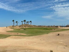 Golf - 2-Bed Penthouse Apartment (Roldan)