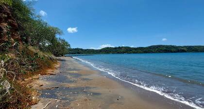 House - Sleeps 6 - Patio - Parking