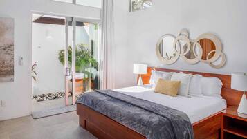 4 bedrooms, in-room safe, blackout curtains, soundproofing