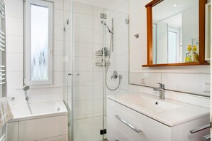 Bañera y toallas