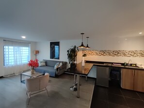 Elite Apartment, Multiple Beds | Living area
