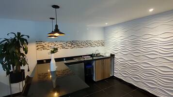 Elite Apartment, Multiple Beds | Private kitchen