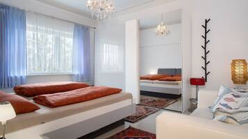 3 Schlafzimmer, Schreibtisch, Bügeleisen/Bügelbrett, kostenloses WLAN