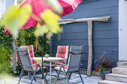 Apartment 'Baumelt' with Private Terrace, Shared Garden and Wi-Fi
