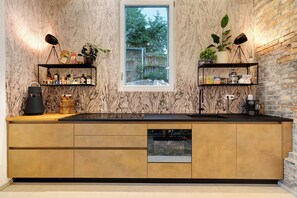 Refrigerador, horno, placa de cocina, lavavajillas