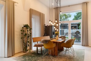 Dining - Apartment with Garden & Charm: Stylish Living in the Historic Kesselhaus (Achern)