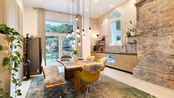 Réfrigérateur, four, plaque de cuisson, lave-vaisselle