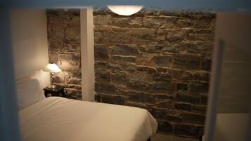 3 chambres, fer et planche à repasser, Wi-Fi, draps fournis