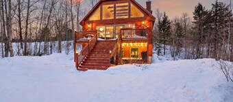 Mountain View Chalet with Hot Tub, Sauna & Arcade