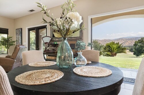 The Ranch Guesthouse, wake up to serenity!