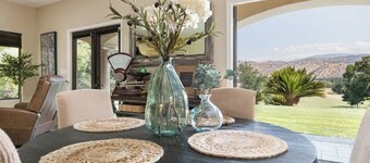 The Ranch Guesthouse, wake up to serenity!