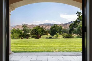 Interior - The Ranch Guesthouse, wake up to serenity! (Springville)