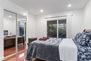 4 bedrooms, iron/ironing board, WiFi, bed sheets - Convenient Modern COZY 4BA/2BR Hidden GEM (Milpitas)