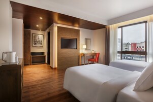 华丽客房, 2 张单人床 | 防过敏的被褥、迷你吧、客房内保险箱、笔记本电脑工作区